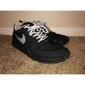 Nike Air Max Theta 7Y Or 8 in women’s